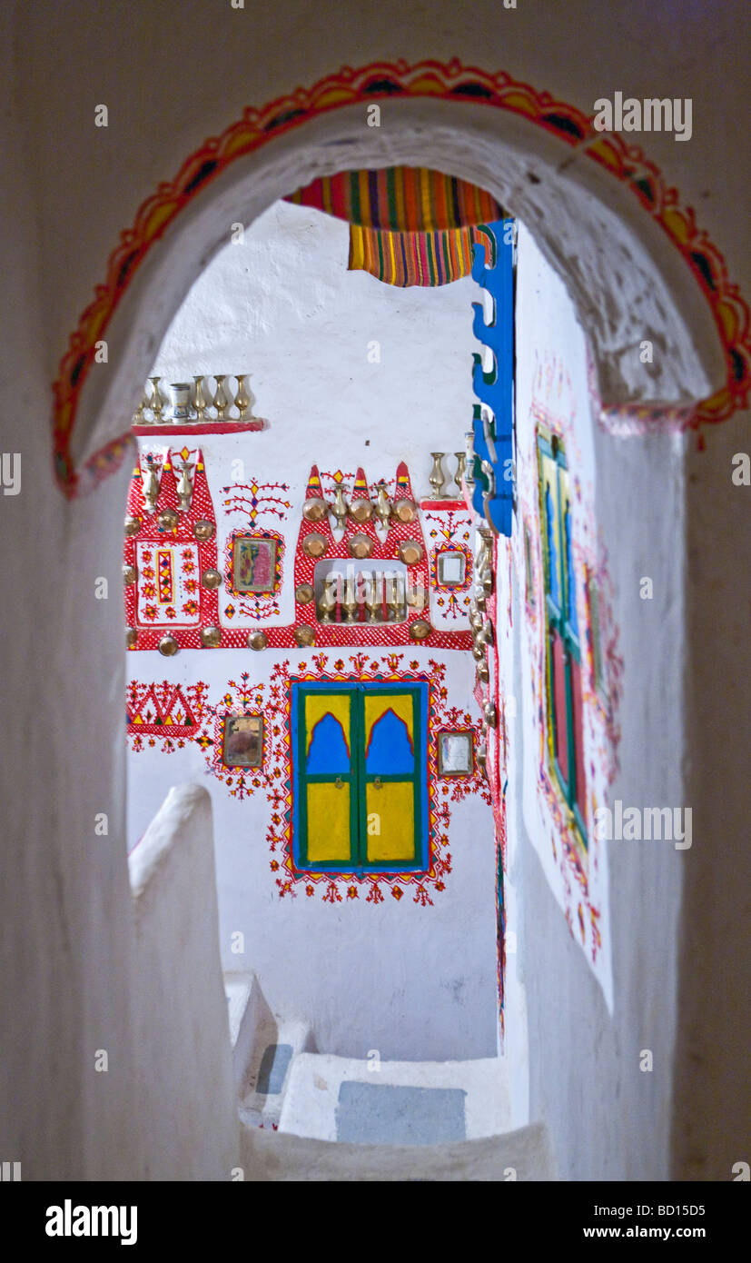 Libia Ghadames decorazione di una casa Berber nella vecchia medina Foto Stock