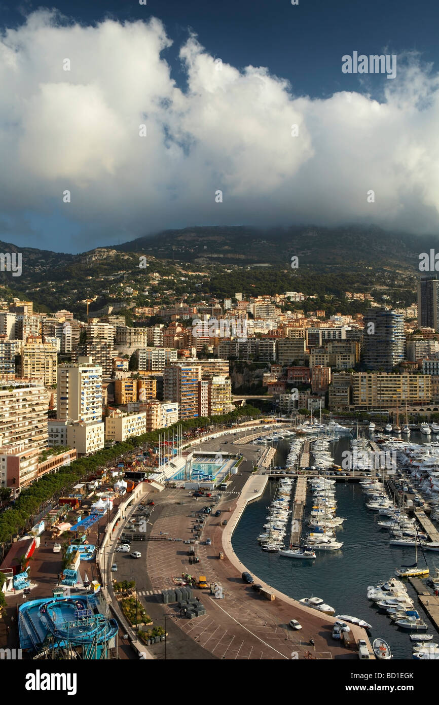 Vista su Monaco e porto Principato di Monaco Provence Alpes Côte d Azur Francia Foto Stock