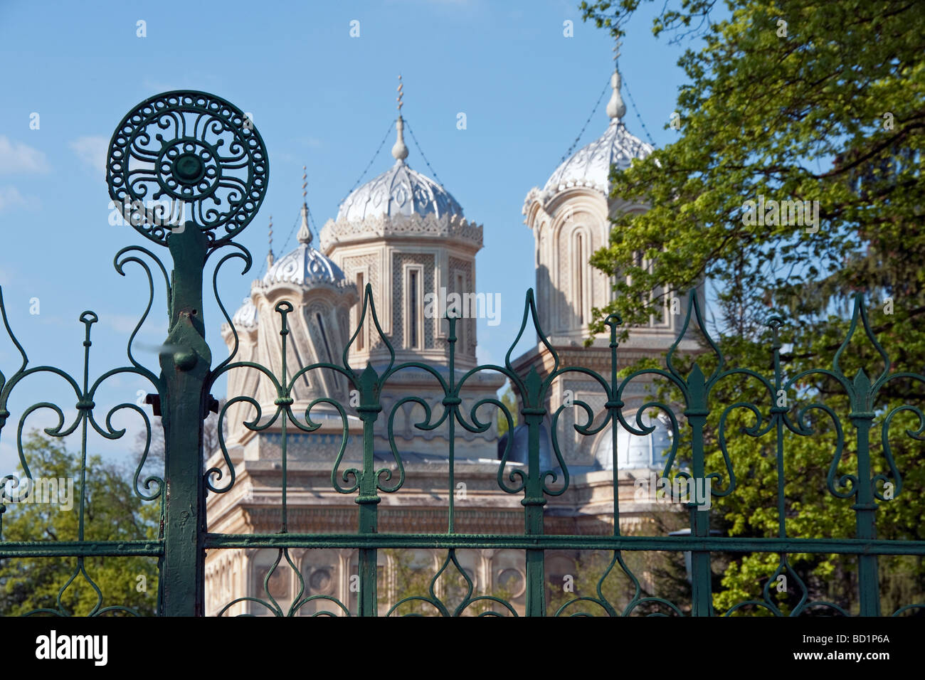 Ferro battuto recinzione in Romania il Monastero di Curtea de Arges Foto Stock