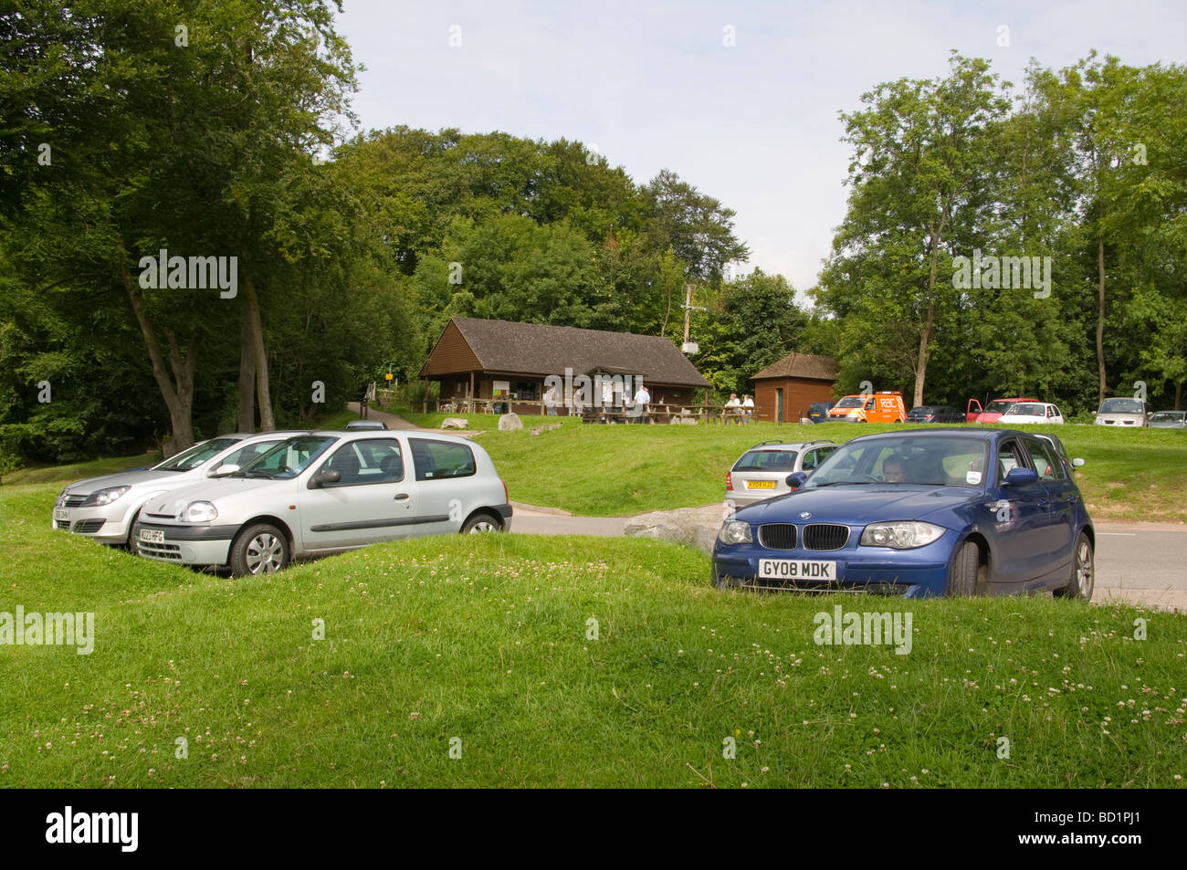 Caffetteria e parcheggio su Reigate Hill Surrey in Inghilterra Foto Stock
