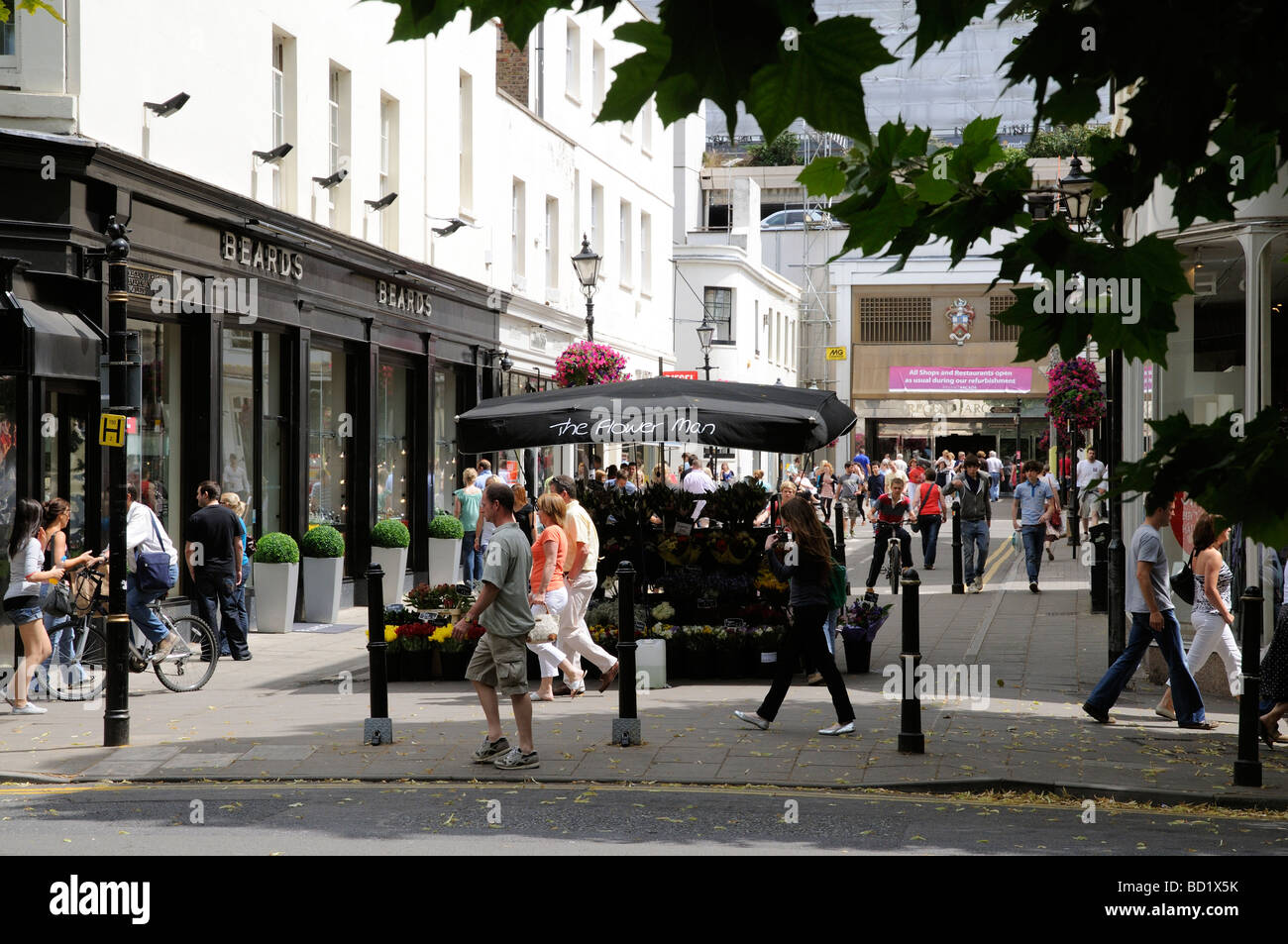 Cheltenham GLOUCESTERSHIRE REGNO UNITO Inghilterra centro città zona dello shopping sul lungomare Foto Stock