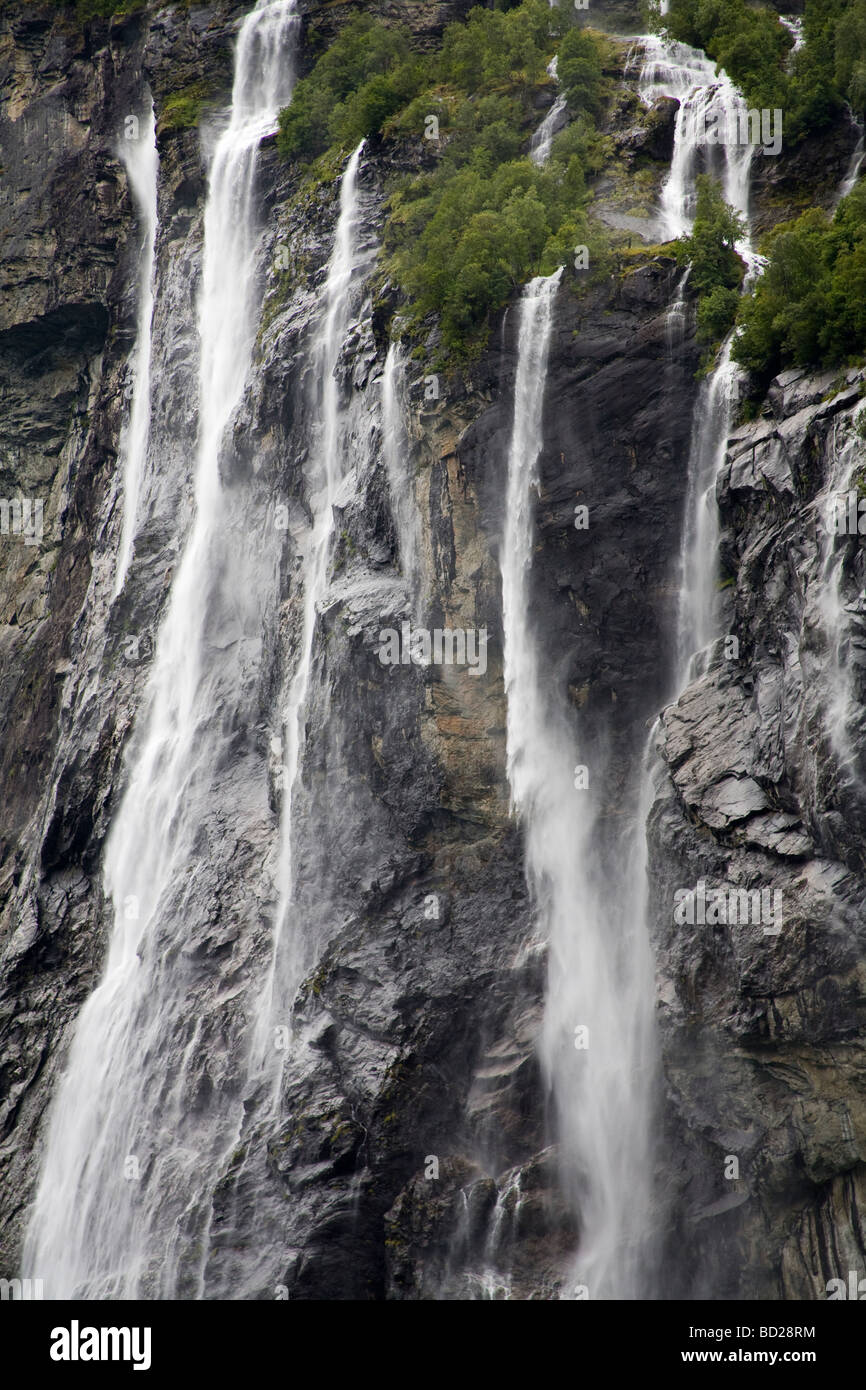 Sette sorelle cascata Geirangerfjord fiordo settentrionale Regione Norvegia Scandinavia Foto Stock