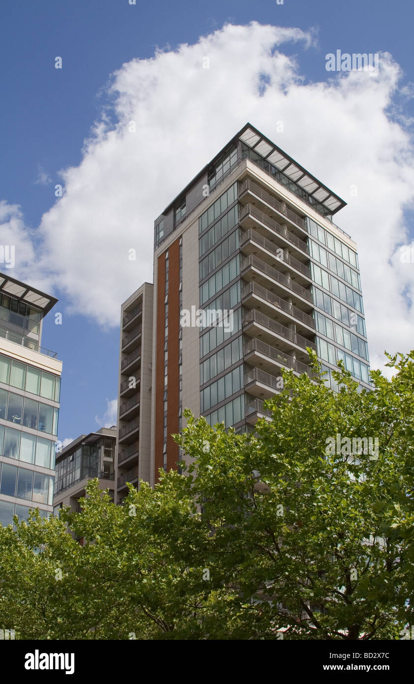 Blocco a torre in London Docklands Foto Stock