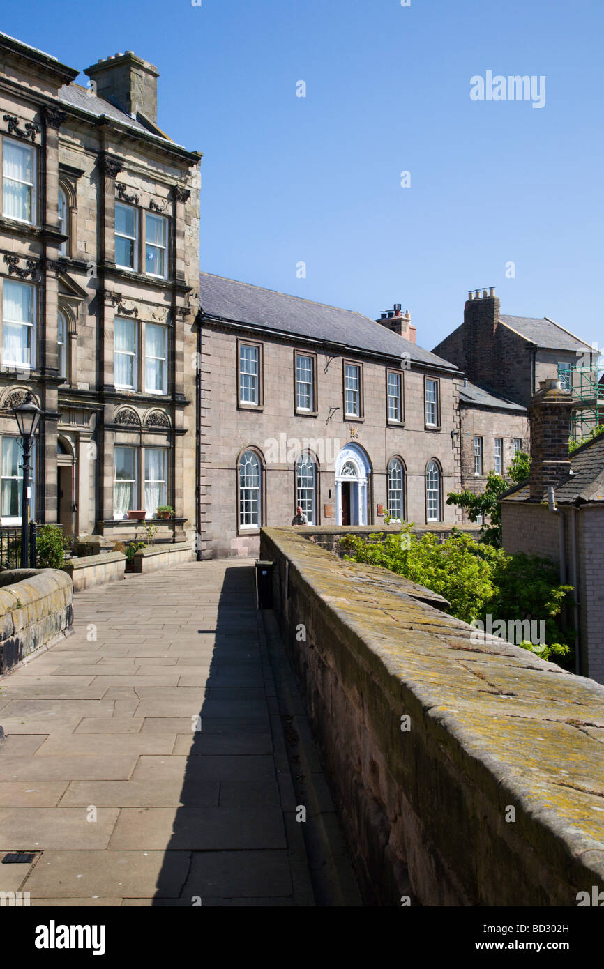 Mura e Custom House Berwick upon Tweed Northumberland Inghilterra Foto Stock