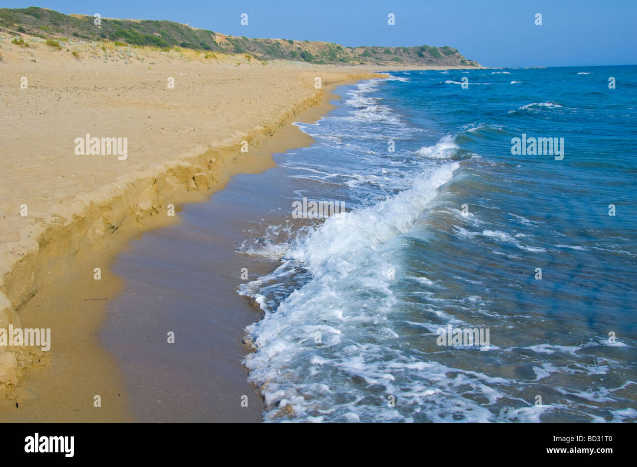 Mounda deserta spiaggia vicino Skala sul Mediterraneo greca isola di Cefalonia in Grecia GR Foto Stock