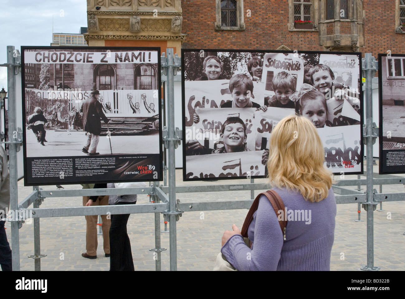 Venite con noi e segni di solidarietà nella foto storiche Wrocław Giugno 1989 il crollo del comunismo, visualizzato a giugno 2009 a Wrocław Polonia Foto Stock