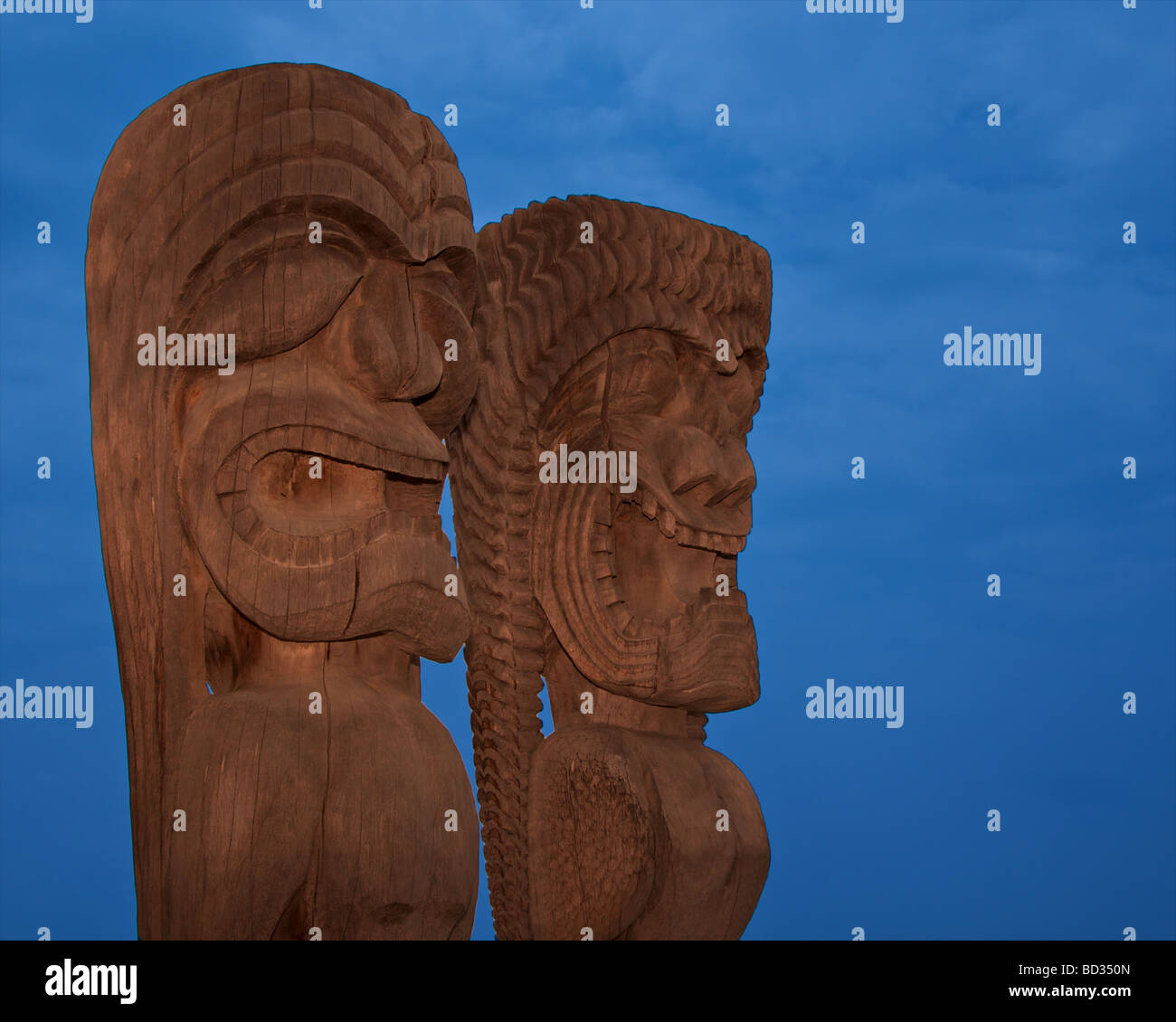 Ki io custode statue in legno in Hawaii Foto Stock