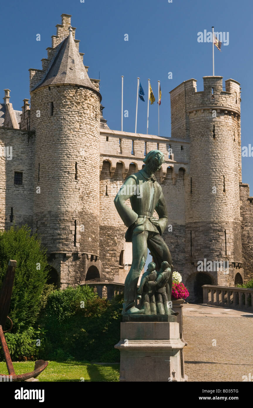 Lange Wapper statua castello Steen Anversa in Belgio Foto Stock