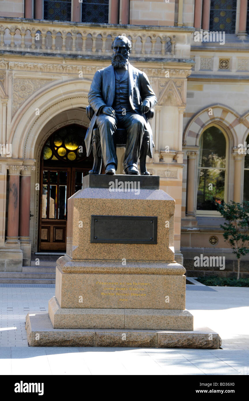 Statua di Sir Walter Watson Hughes fu uno dei primi fondatori e donatori dell'Università di Adelaide ad Adelaide, Australia Foto Stock