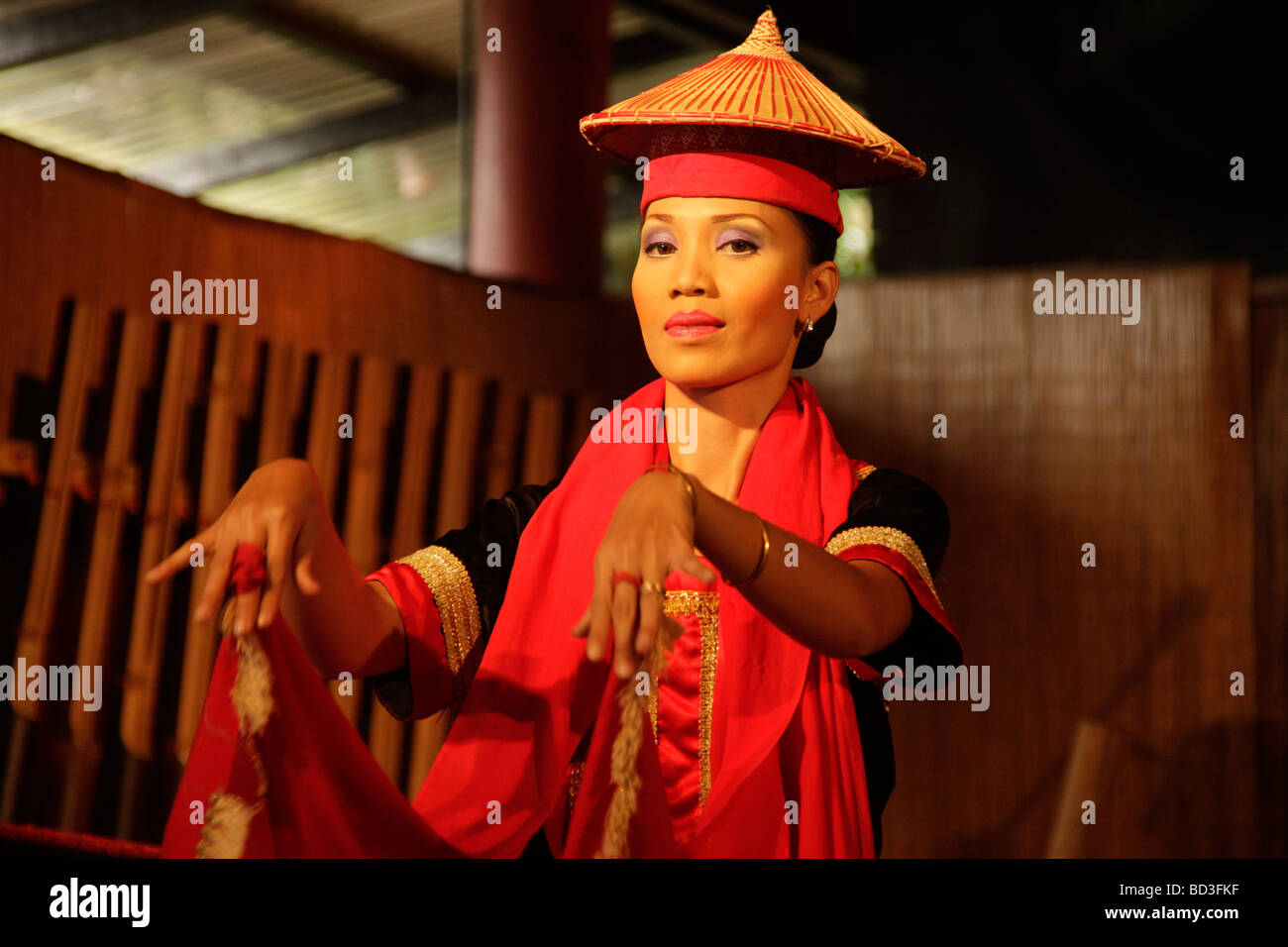Ballerino in Sarawak Cultural Village vicino a Kuching Sarawak Borneo Malaysia Southeast Asia Foto Stock