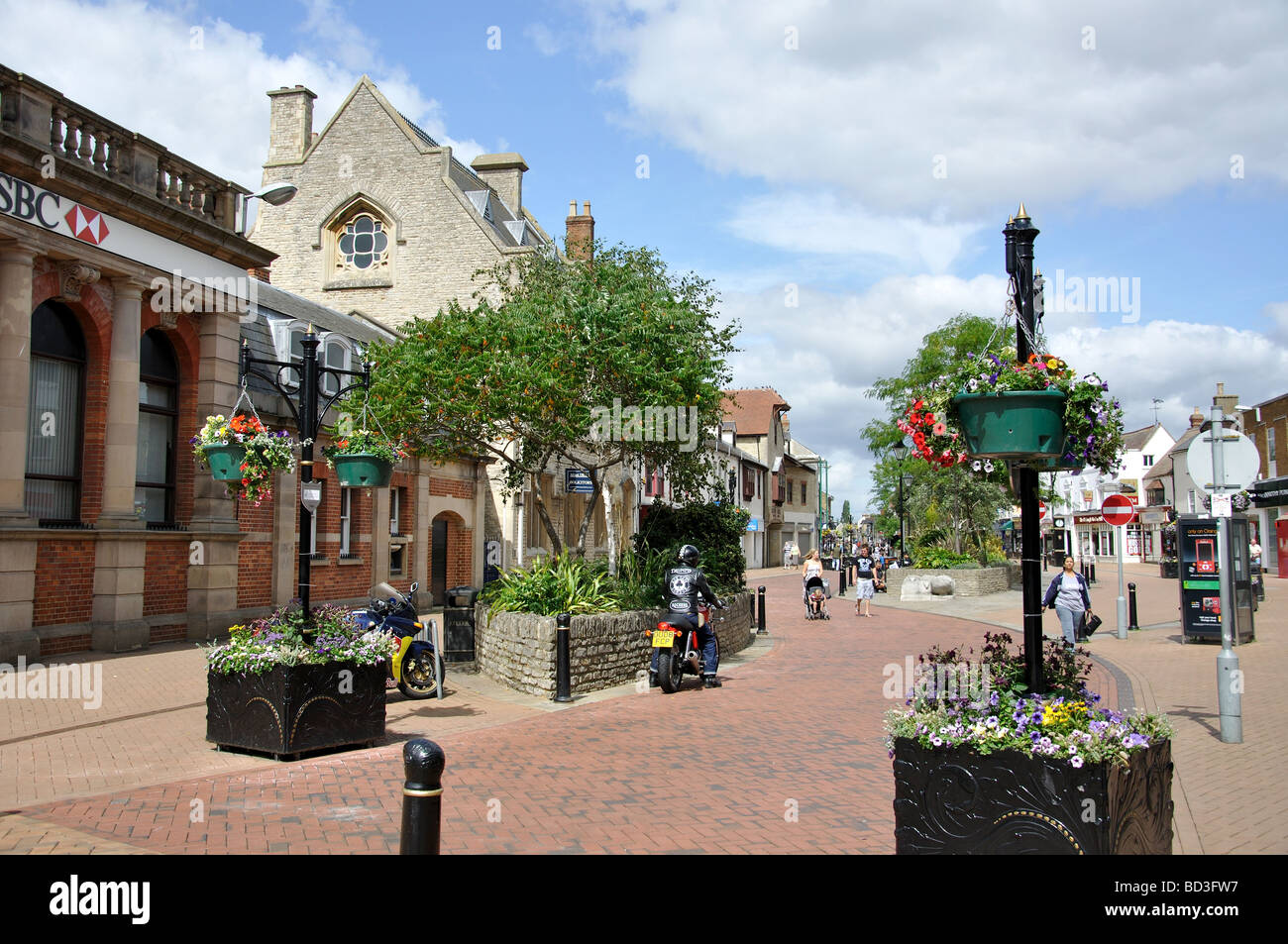 Area pedonale Sheep Street, Bicester, Oxfordshire, England, Regno Unito Foto Stock