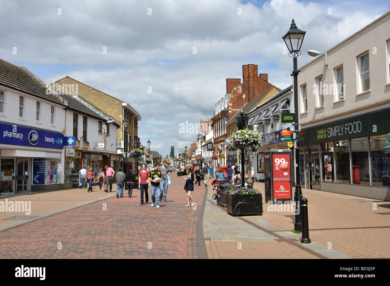 Area pedonale Sheep Street, Bicester, Oxfordshire, England, Regno Unito Foto Stock