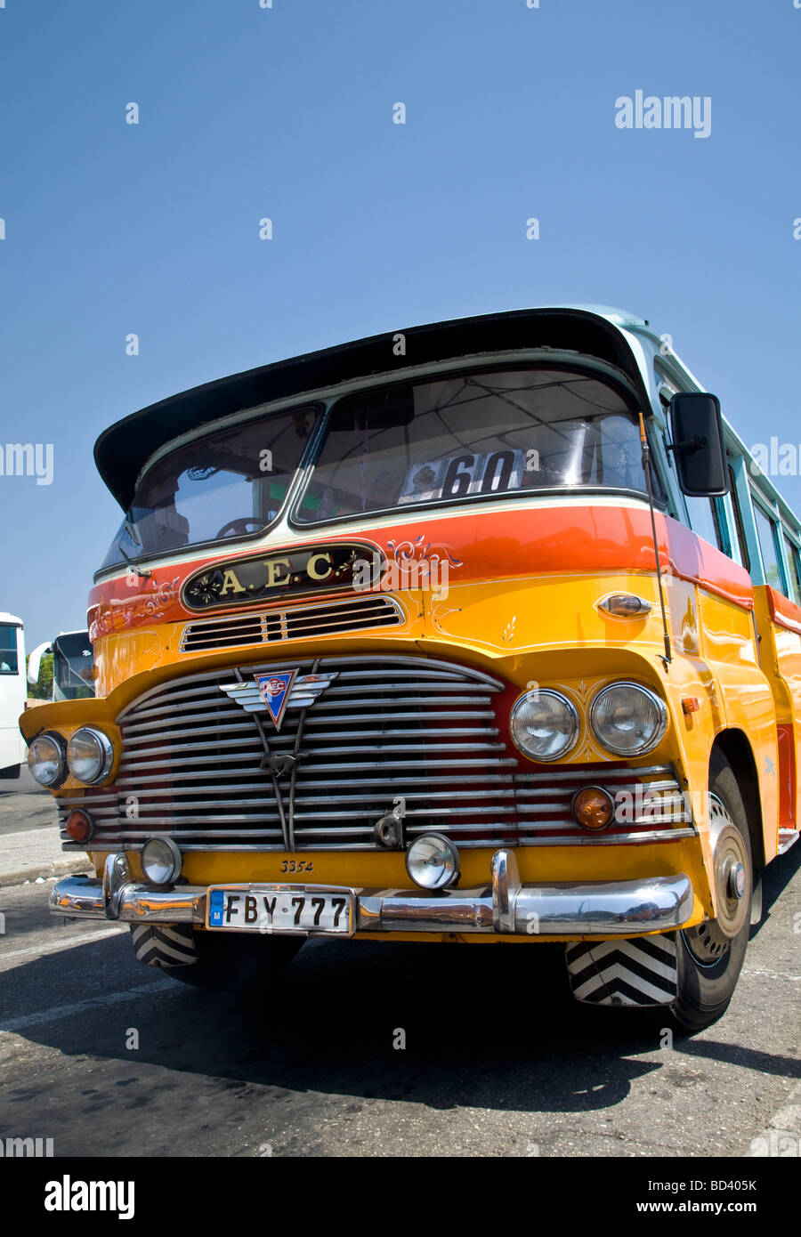FBY777 è un AEC bus di mercurio con un 1965 Farrugia corpo. La Valletta bus station, Malta, dell'UE. Foto Stock