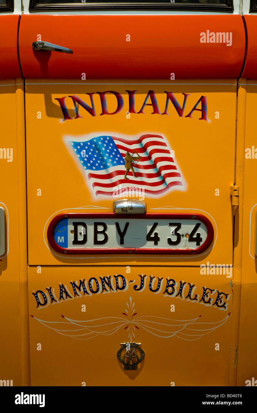 Uscita della porta posteriore del 1932 Indiana DBY434 bus maltesi. Foto Stock