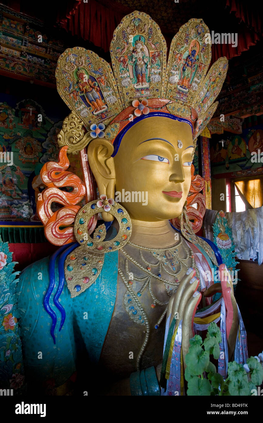 Statua di Buddha Maitreya all'interno del Monastero Thikse, Ladakh. Foto Stock