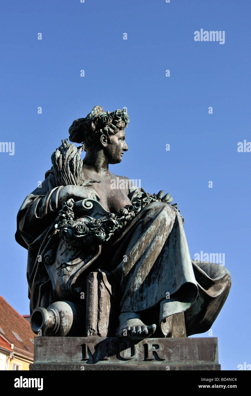 Figura femminile che rappresentano il fiume Mur Fontana dell'Arciduca Johann Hauptplatz di Graz Stiria Austria Foto Stock