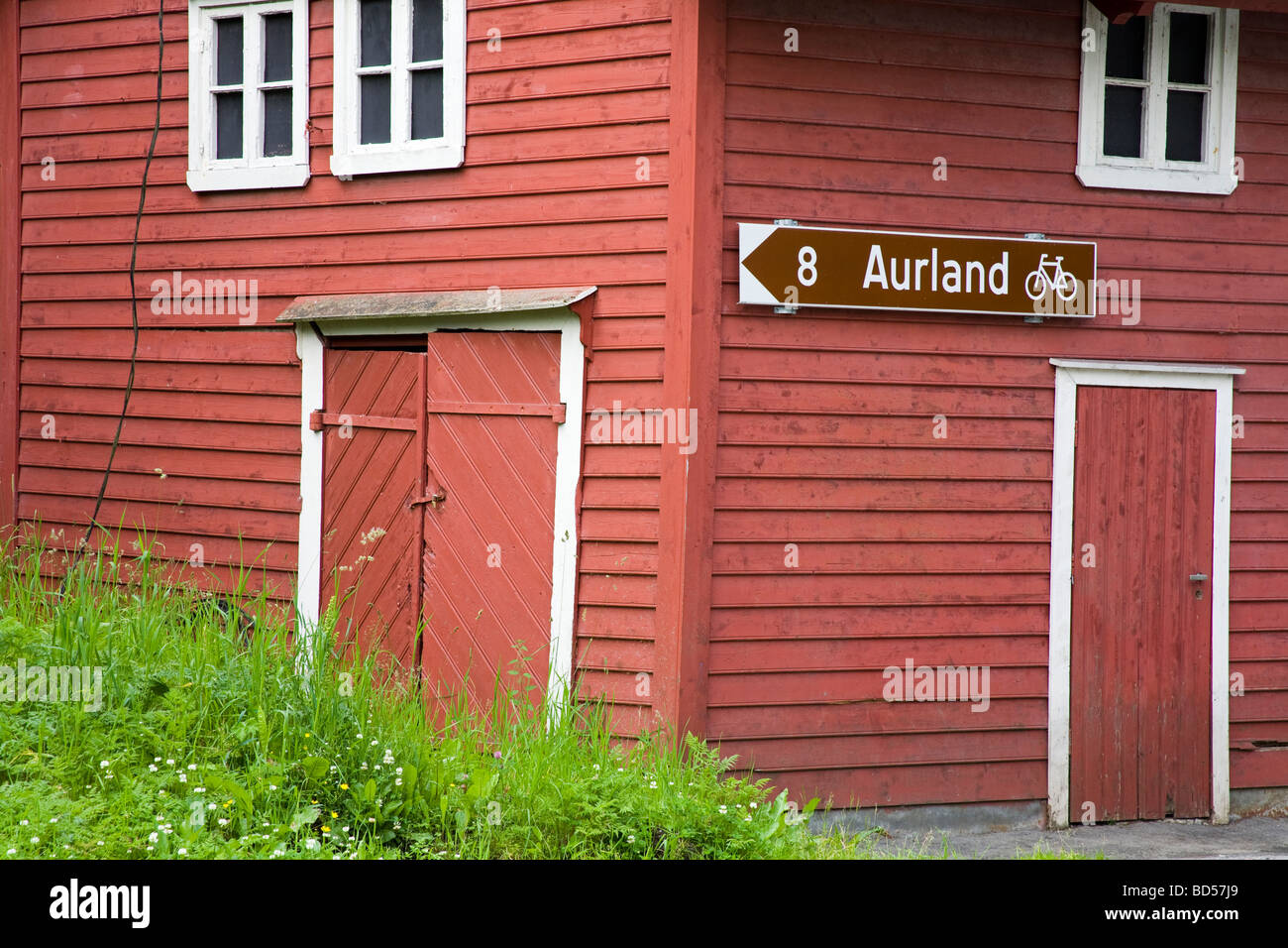 Cartello stradale per Auralnd Flam Sognefjorden villaggio western Fiordi Norvegia Scandinavia Foto Stock