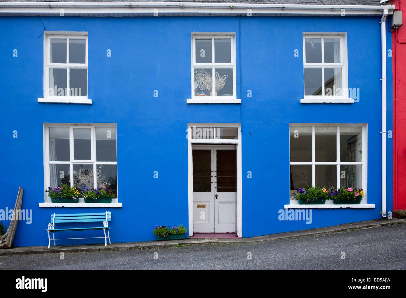 Case colorate Eyeries anello di Beara Contea di Kerry Irlanda Foto Stock