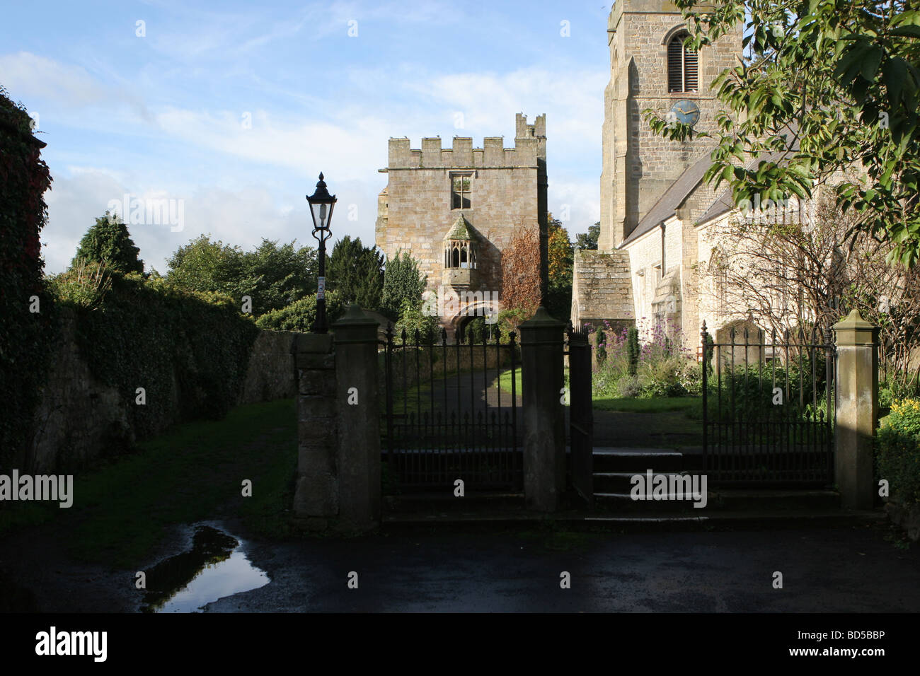 Sagrato della scena, West Tanfield, North Yorkshire Foto Stock