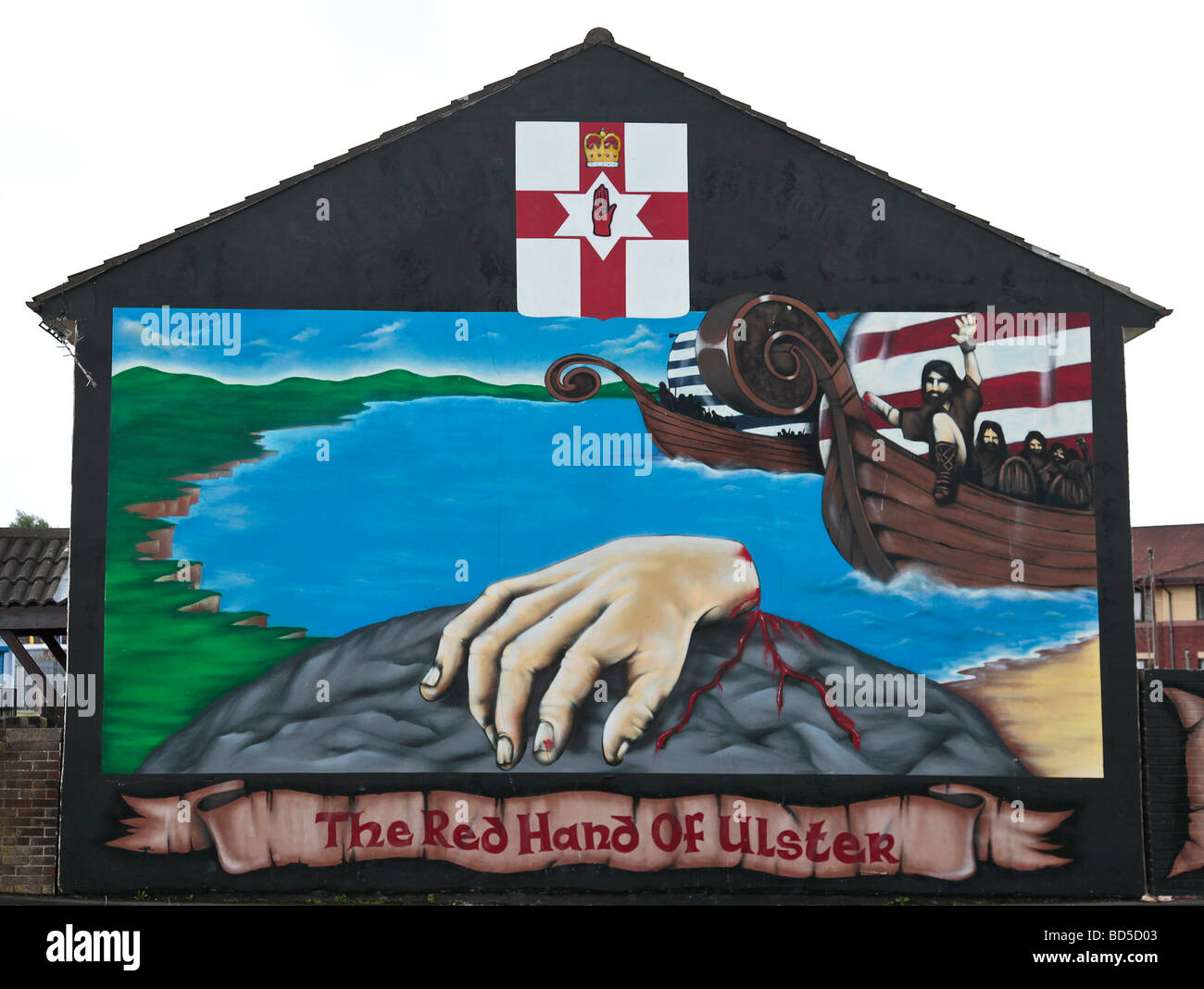 Belfast murale in loyallist inferiore area Shankhill, raffigurante una delle leggende dietro il la Mano rossa di Ulster simbolo. Foto Stock