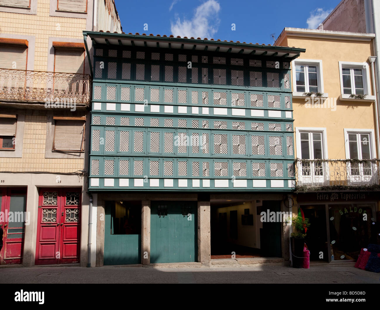 I crivelli House (Casa dos Crivos o Gelosias) nella città di Braga, Portogallo. Tipico 16th/xvii secolo la casa costruita da un Arcivescovo Foto Stock