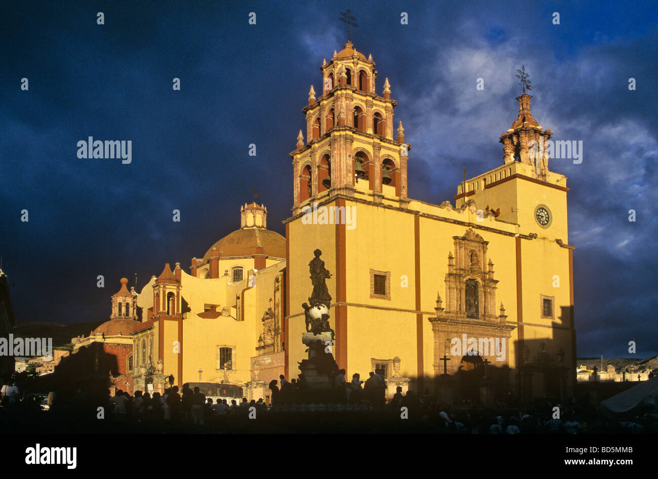 Basilica de Nuestra Senora de Guanajuato sulla Plaza de la Paz nella città di Guanajuato Messico BEAN AL Pix 0111 Foto Stock
