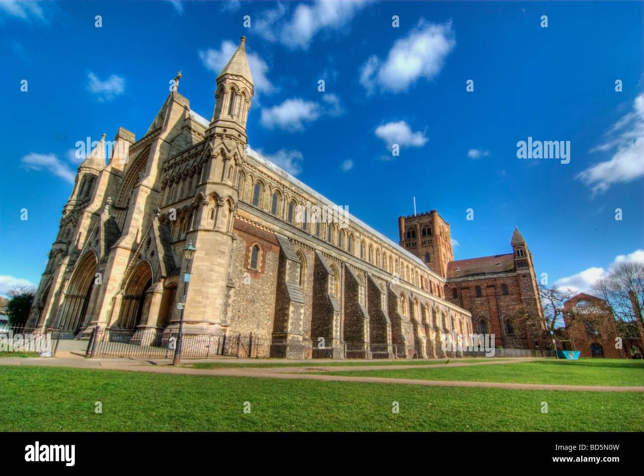 Lato di St Albans Cathedral Foto Stock