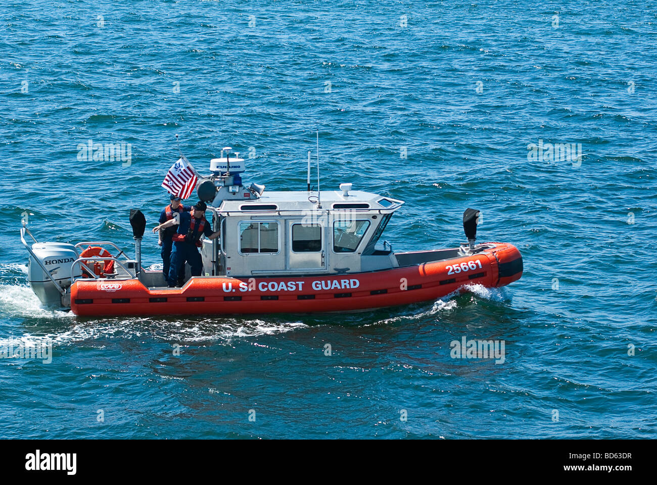 Stati Uniti d'America, Washington, Seattle. US Coast Guard barca di risposta (RB-S) è 25 ft con twin 225hp motori fuoribordo Foto Stock