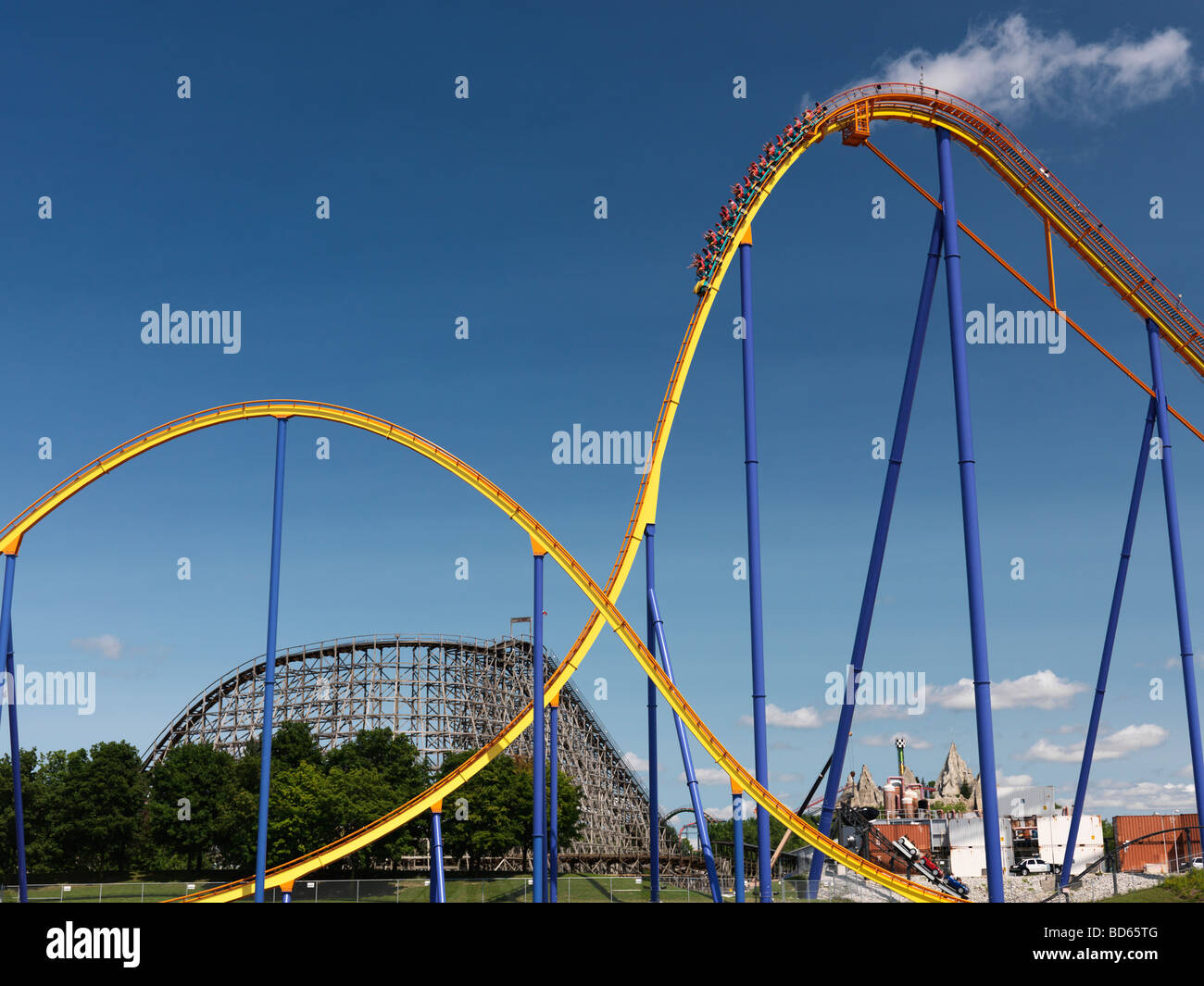 Behemoth roller coaster al Canada's Wonderland Amusement Park Foto Stock