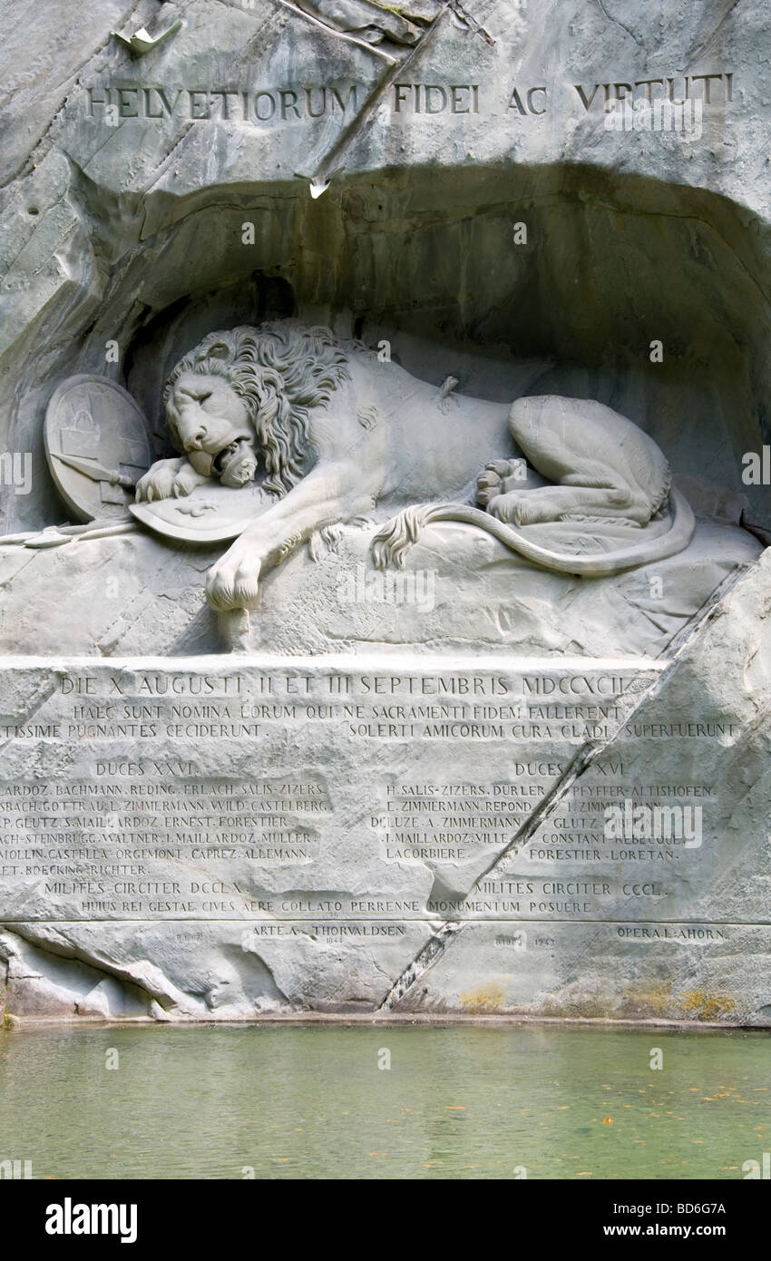 Luzern / Lucerna, Svizzera. Il Monumento del Leone / Lowendenkmal (1821) di commemorazione mercenari svizzeri uccisi a Parigi, 1792 Foto Stock