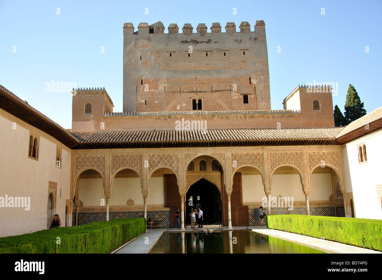 Il Patio de Los Arrayanes, Palacio Nazaries, La Alhambra di Granada, provincia di Granada, Andalusia, Spagna Foto Stock