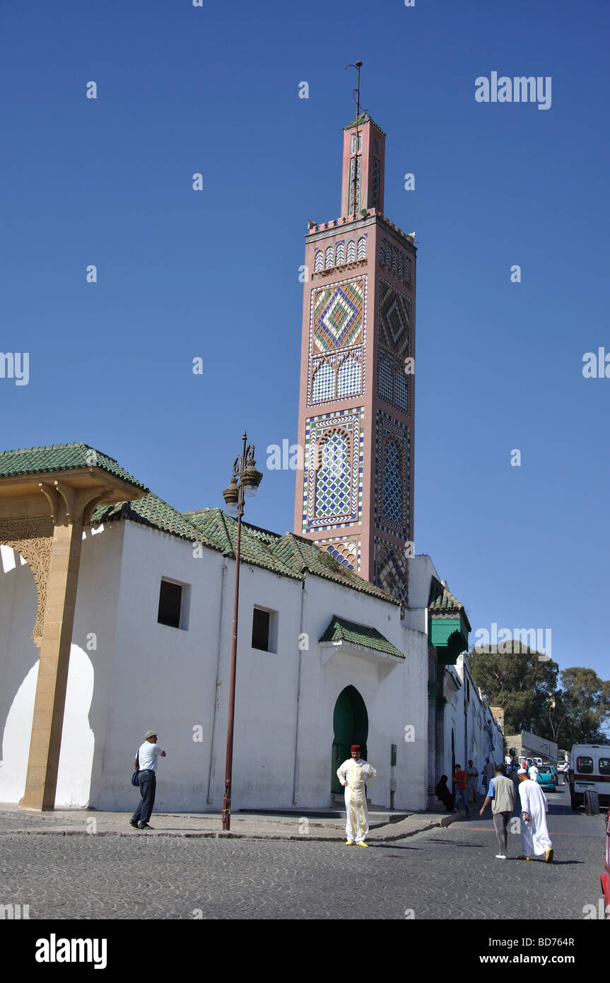 Il minareto di Sidi Bouabid moschea, Gran Socco, Tangeri, Regione Tangier-Tétouan, Marocco Foto Stock
