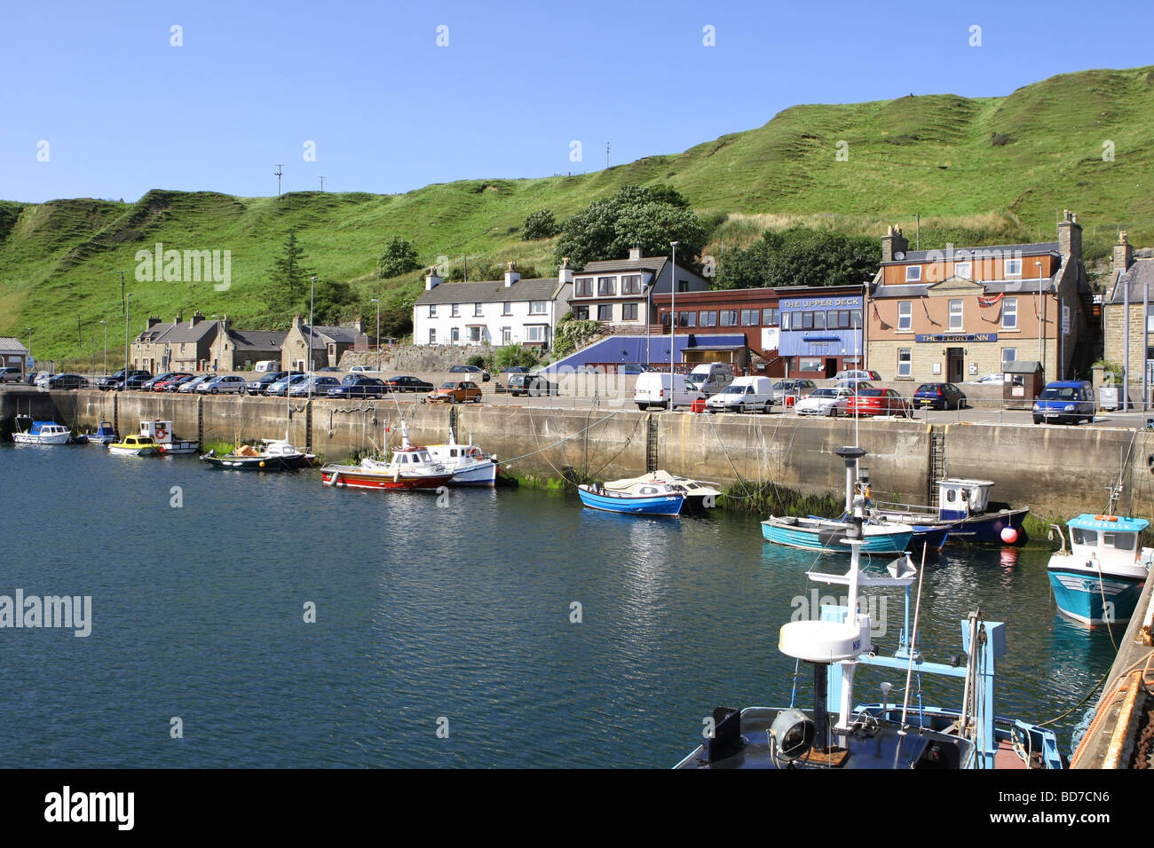 Porto Scrabster nel nord della Scozia, Regno Unito, che è un importante  porto per il settore della pesca Foto stock - Alamy