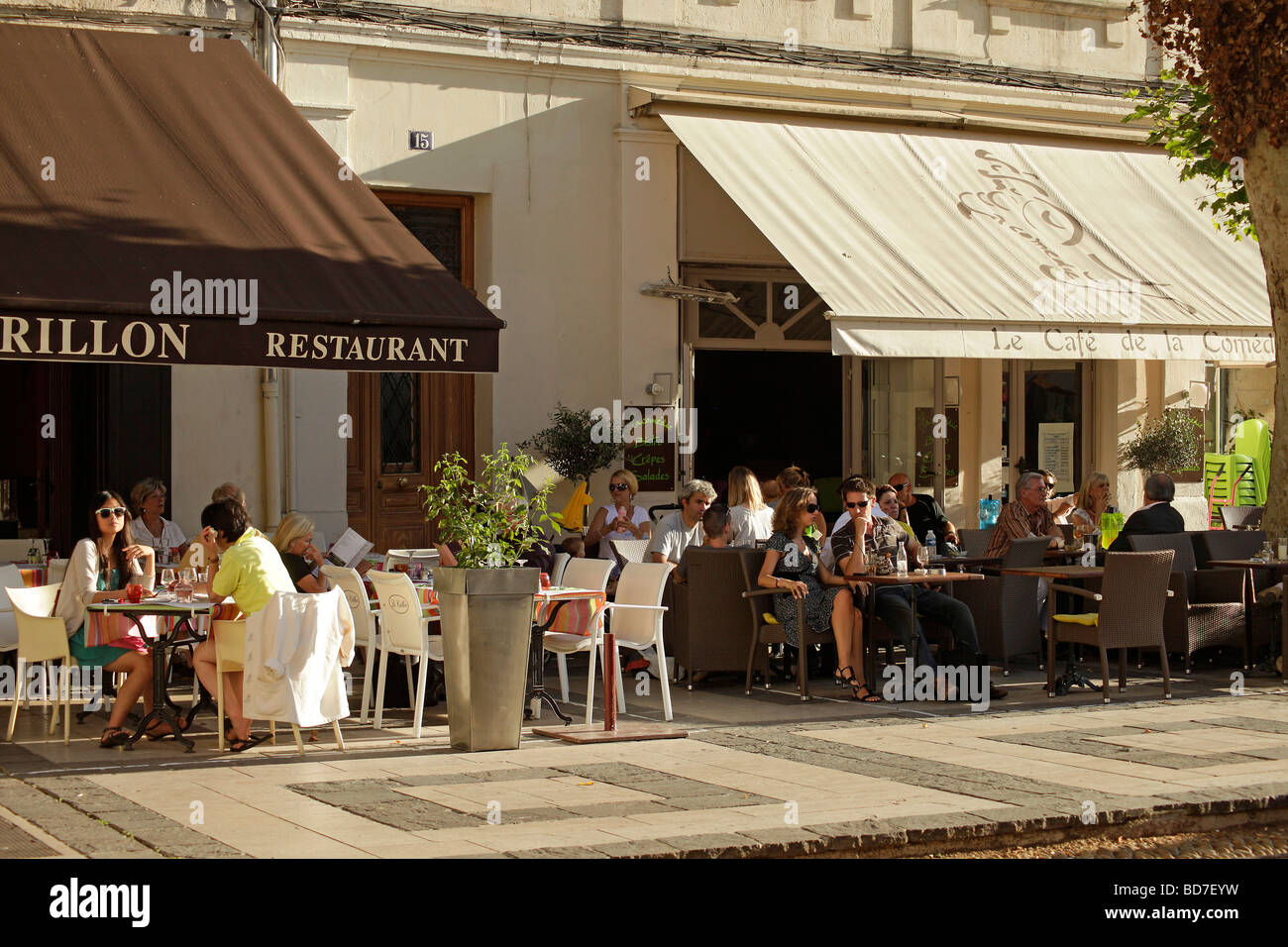 Street Cafe de la commedia e ristorante in Avignon Provence Francia Europa Foto Stock