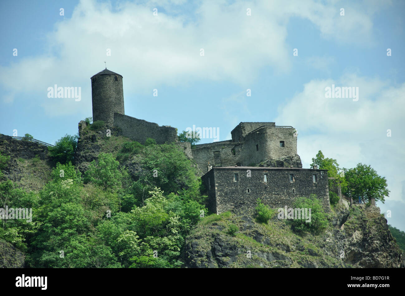 Il vecchio castello Tedesco su una collina Foto Stock