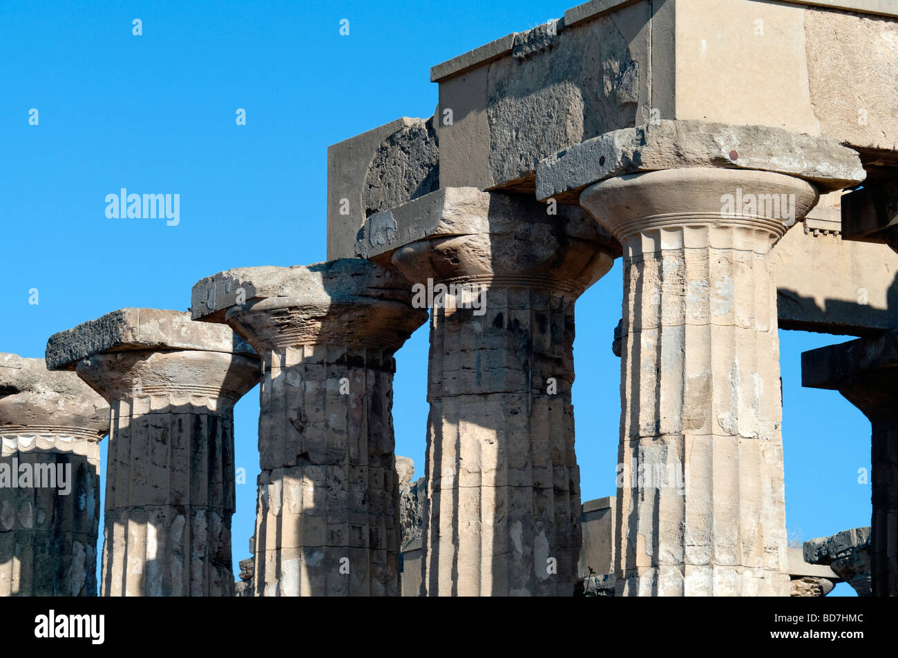 Dettaglio dell'angolo nord-ovest del tempio e a Selinunte in Sicilia. Foto Stock