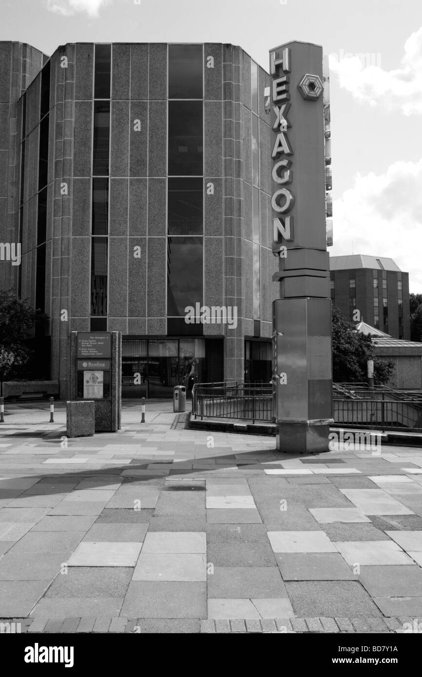 Teatro esagonale sign Reading Berkshire Foto Stock