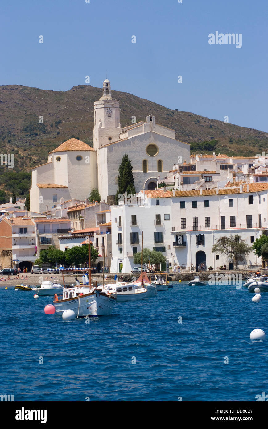 Il bellissimo Fiume città di Cadaques in Costa Brava Catelonia Mediterraneo Cap de Creus Penisola Spagna Espana Foto Stock