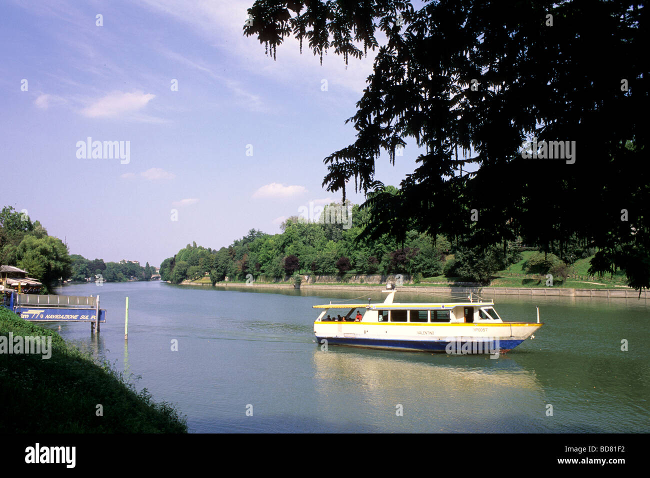 Navigazione sul fiume Po Torino Italia Foto Stock