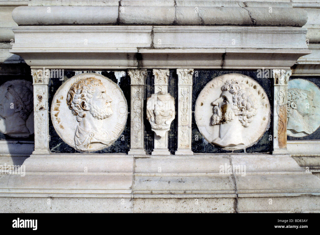 Basso rilievo della Certosa di Pavia Italia Foto Stock
