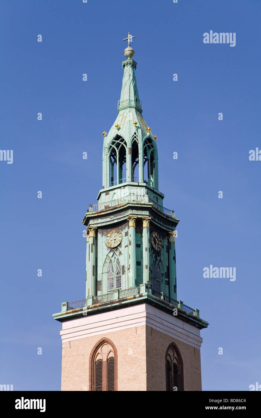 Steeple, San Marienkirche, chiesa, Bezirk Mitte o zona centrale di Berlino, Germania, Europa Foto Stock