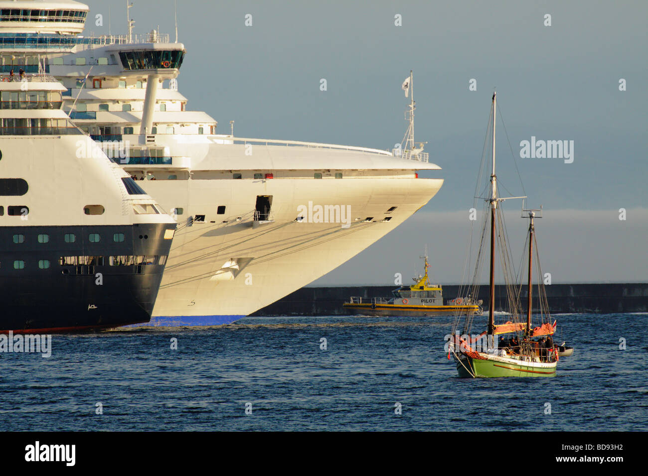 Navi da Crociera ormeggiato a Ogden Point porto Victoria British Columbia Canada Foto Stock