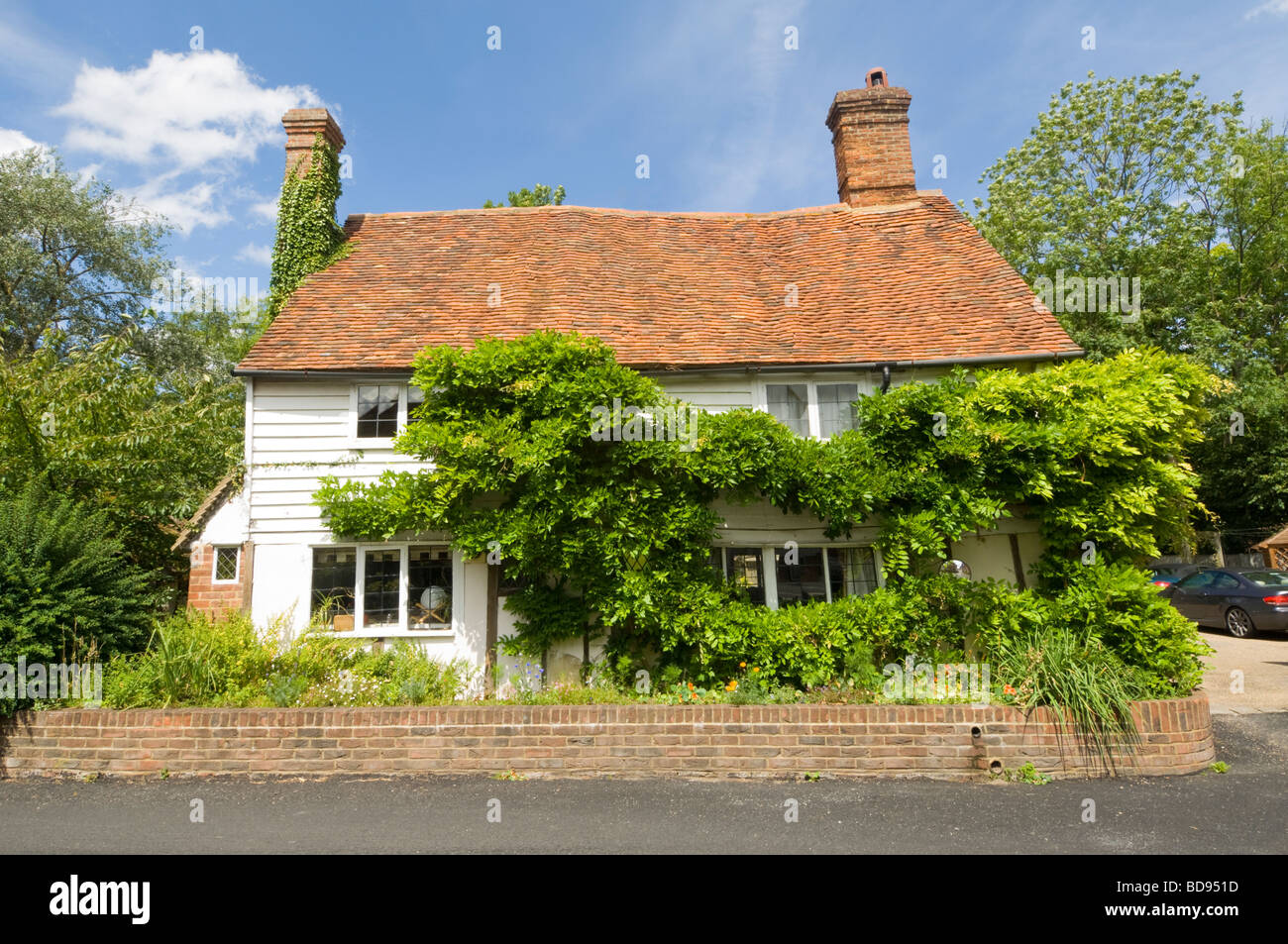 Antico casolare nel pittoresco villaggio di Smarden, Kent, Regno Unito Foto Stock