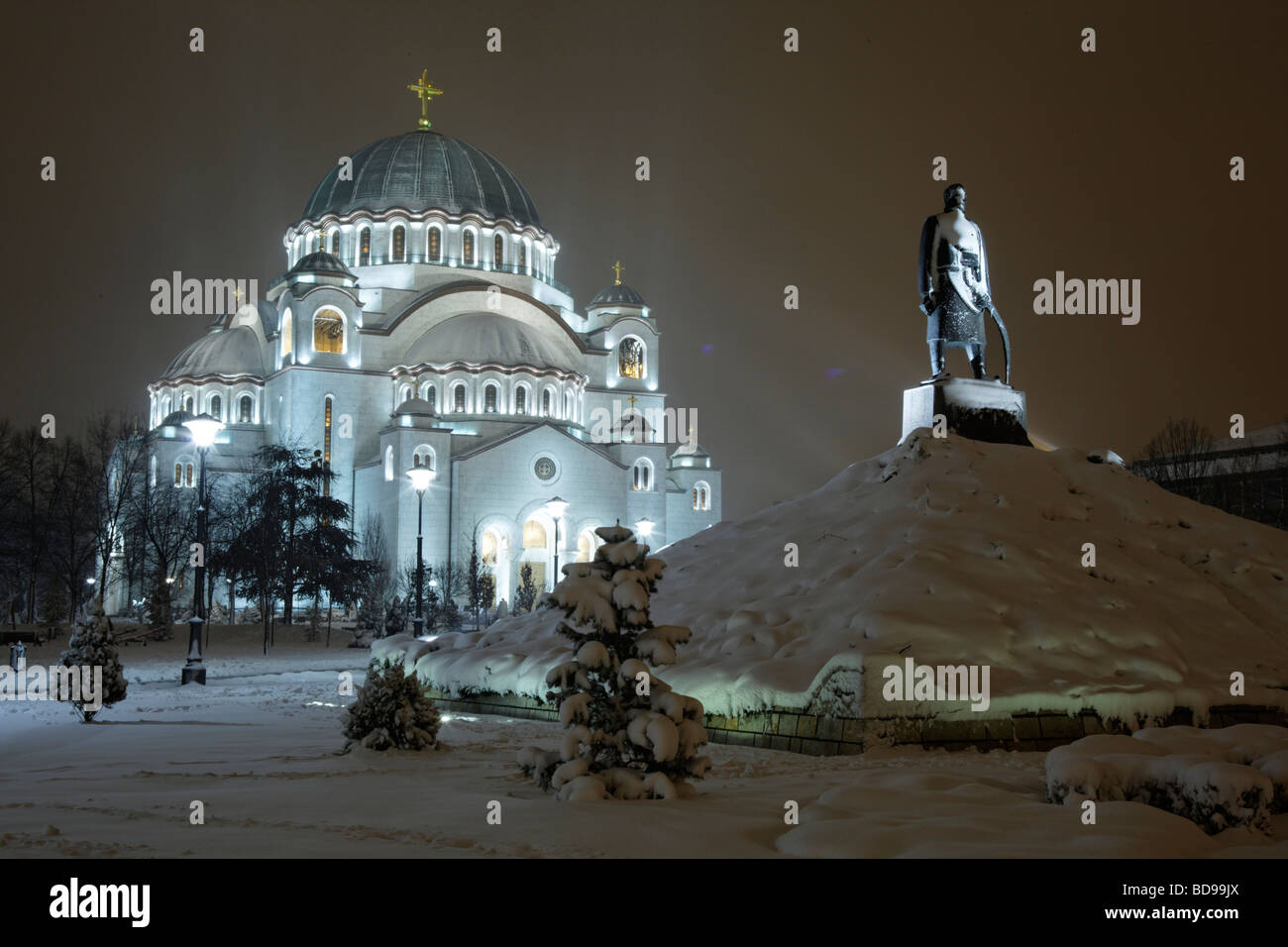 Città di Belgrado alla notte invernale Foto Stock