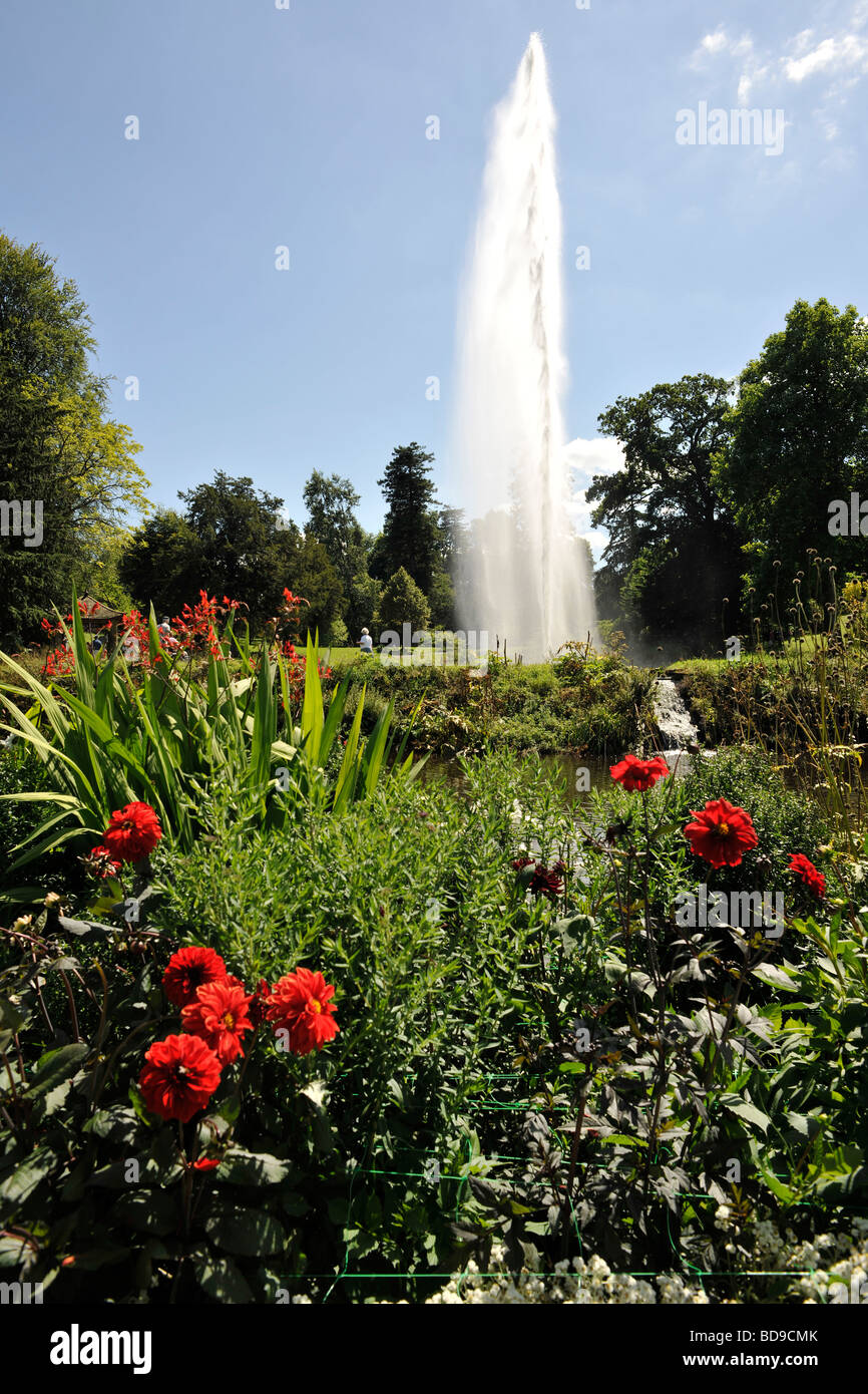 Forde Abbey e giardini, bietole, Somerset, Regno Unito. Ford ex monastero cistercense impostato in 30 acri di giardini premiati. Foto Stock