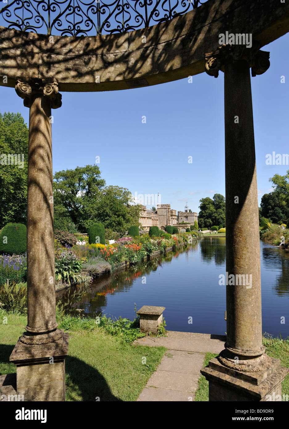 Forde Abbey e giardini, bietole, Somerset, Regno Unito. Ex monastero cistercense impostato in 30 acri di giardini premiati. Foto Stock