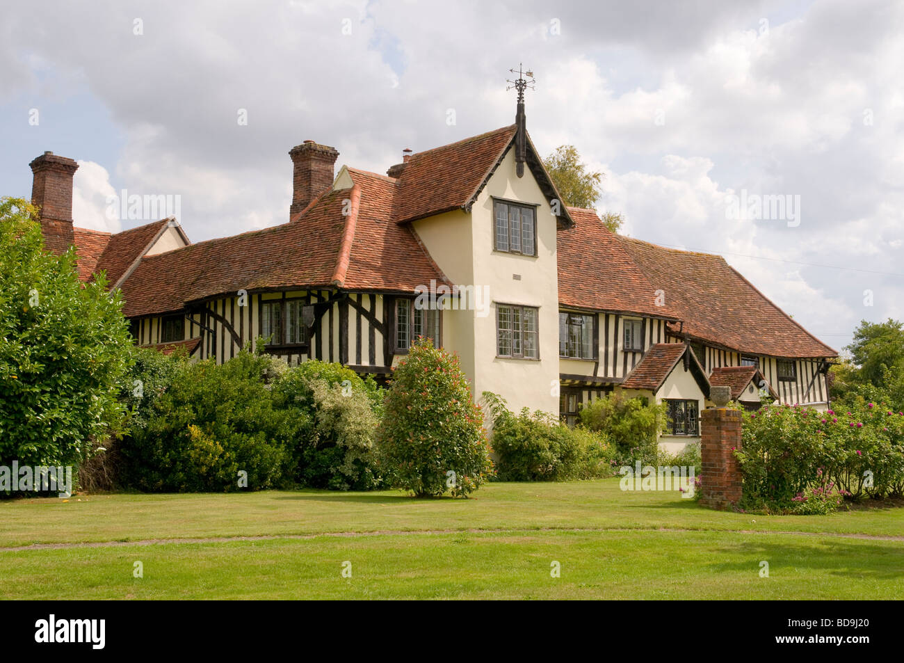 Un vecchio legno incorniciata casa in Newton nel Suffolk, Inghilterra Foto Stock