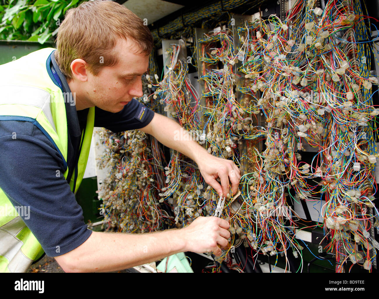 BT Openreach ingegnere controllo linee telefoniche, Alton, HAMPSHIRE REGNO UNITO. Foto Stock
