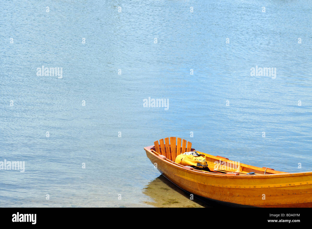 Canotto in legno a bordo delle acque in Hyannis Cape Cod Massachusetts New England USA Foto Stock