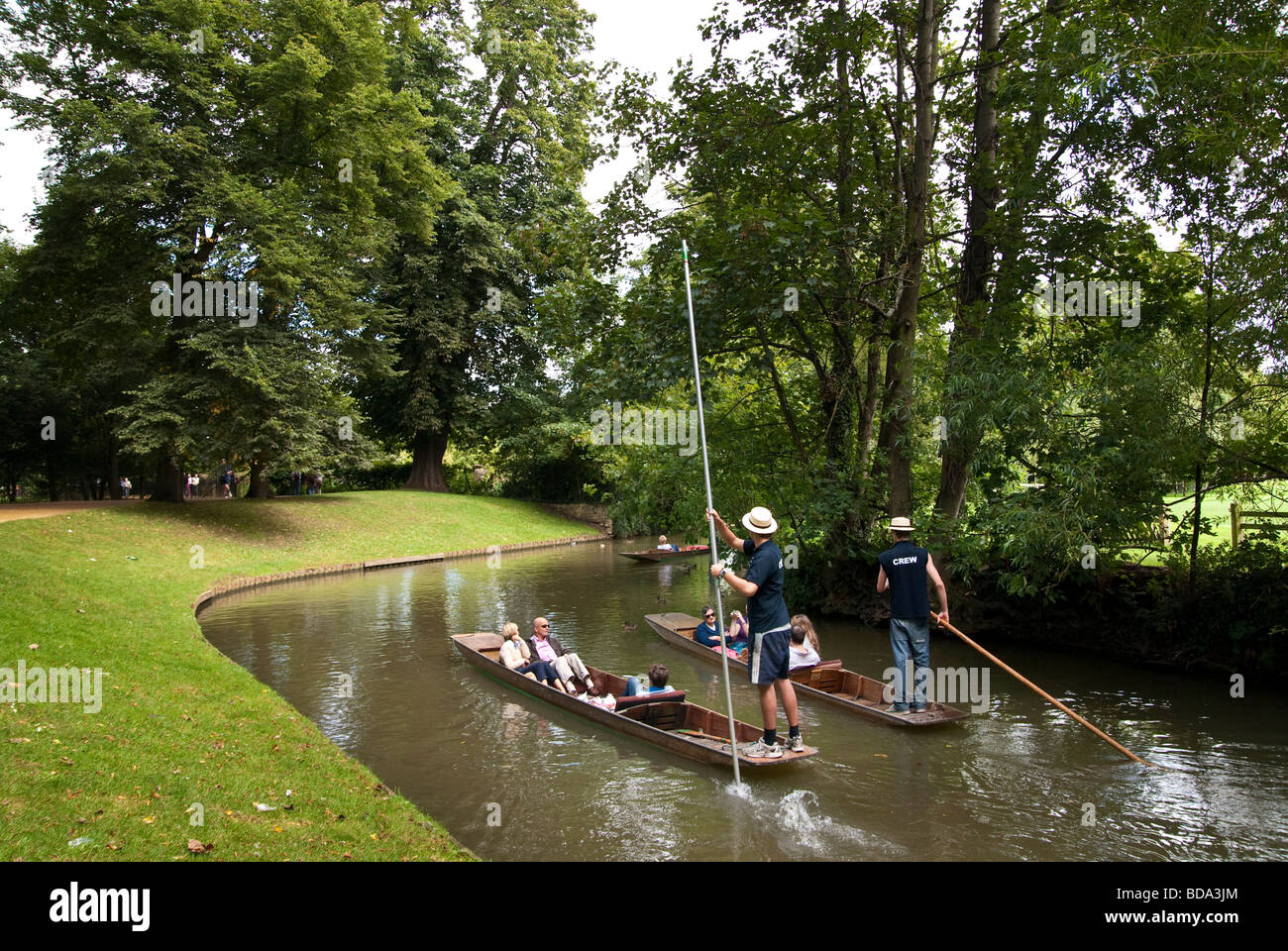 Punting e gite in barca sul fiume Cherwell a Oxford Foto Stock
